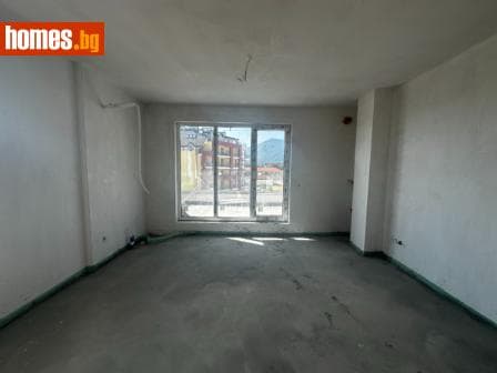 Тристаен, 95m²