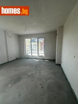 Тристаен, 95m²