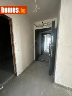Тристаен, 95m²
