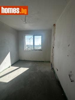 Тристаен, 95m²