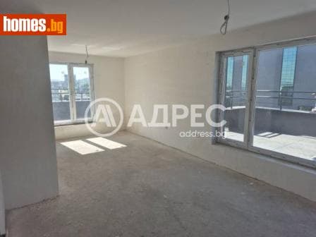 Тристаен, 146m²
