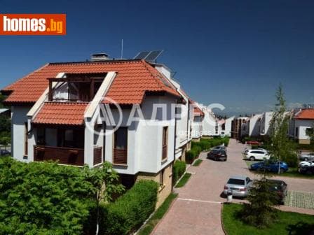 Тристаен, 106m²
