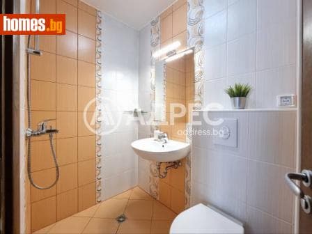 Тристаен, 106m²