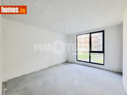 Тристаен, 122m²