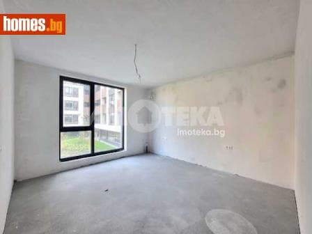 Тристаен, 122m²