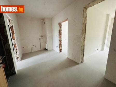 Тристаен, 152m²
