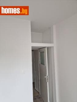 Тристаен, 60m²