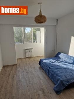 Тристаен, 60m²