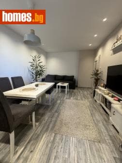 Тристаен, 67m²