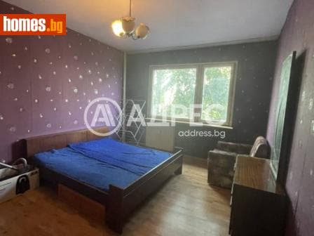 Тристаен, 80m²