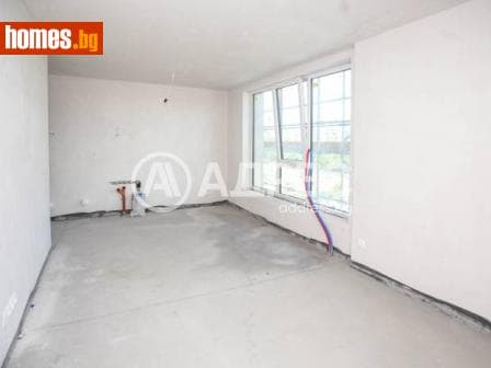 Тристаен, 95m²