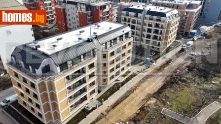 Тристаен, 81m²