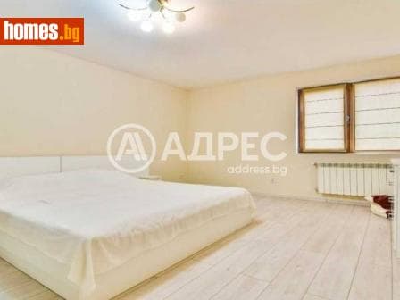 Тристаен, 145m²