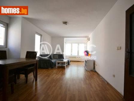 Тристаен, 120m²