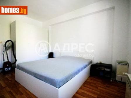 Тристаен, 120m²