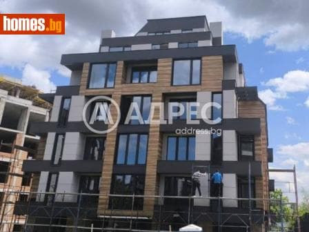 Тристаен, 96m²