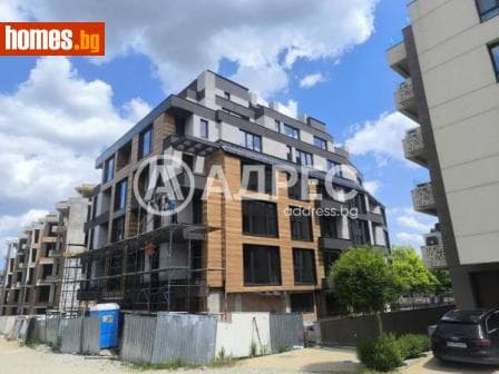 Тристаен, 96m²