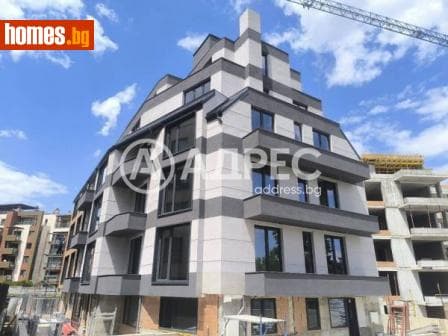 Тристаен, 96m²