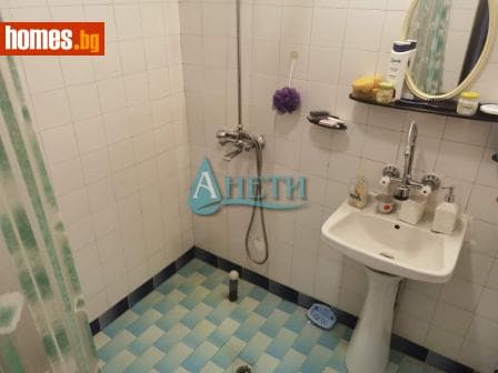 Тристаен, 107m²