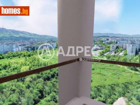 Тристаен, 119m²