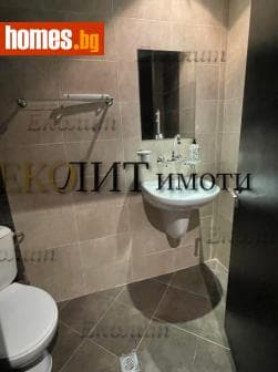 Тристаен, 137m²