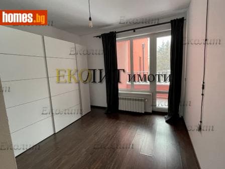 Тристаен, 137m²