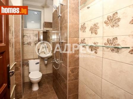 Тристаен, 84m²