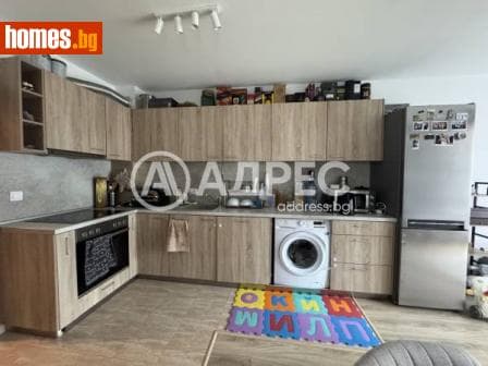 Тристаен, 115m²