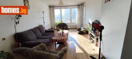 Тристаен, 90m²