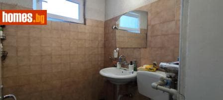 Тристаен, 90m²