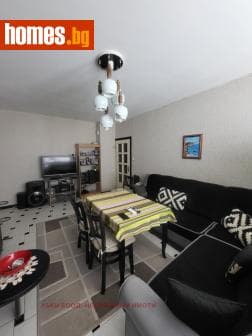 Тристаен, 85m²