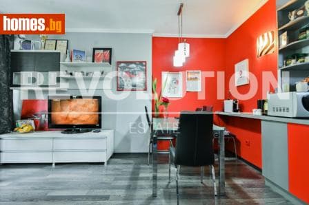 Тристаен, 120m²