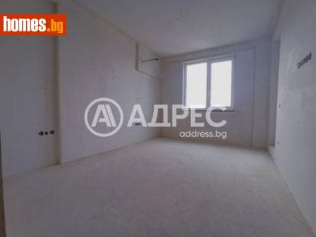 Тристаен, 106m²
