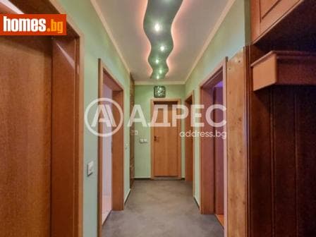 Тристаен, 99m²
