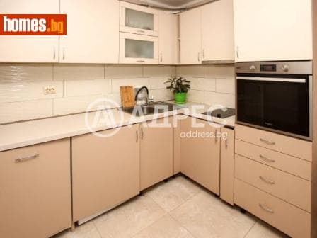 Тристаен, 88m²