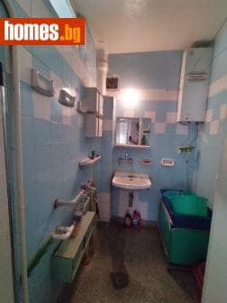 Тристаен, 72m²