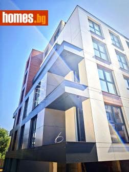 Тристаен, 93m²