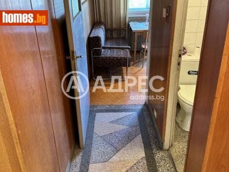 Двустаен, 65m²