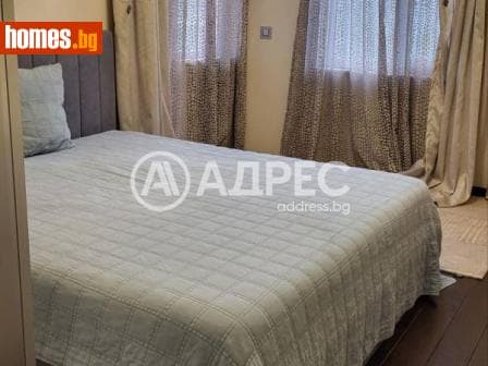 Тристаен, 103m²