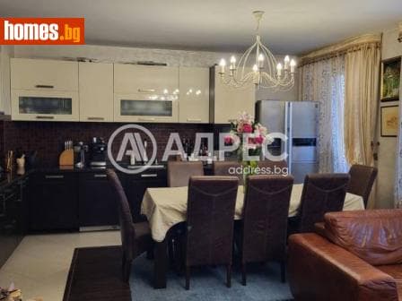 Тристаен, 103m²