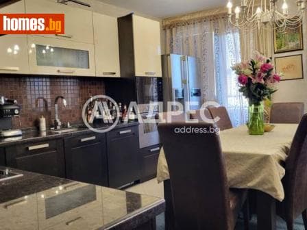 Тристаен, 103m²