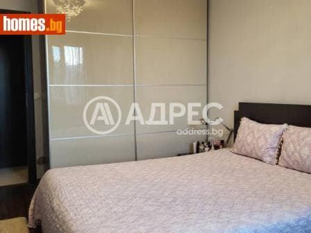 Тристаен, 103m²