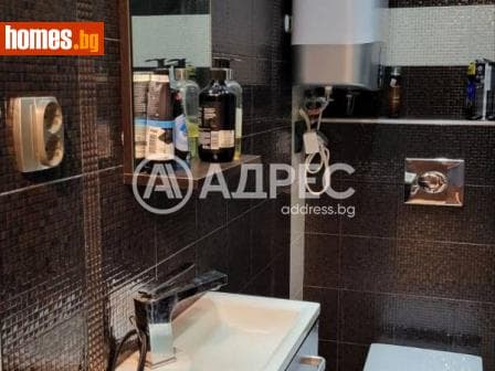Тристаен, 103m²
