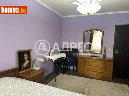 Тристаен, 103m²