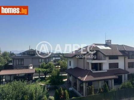 Тристаен, 98m²