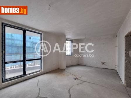 Тристаен, 92m²