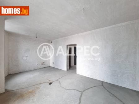 Тристаен, 92m²