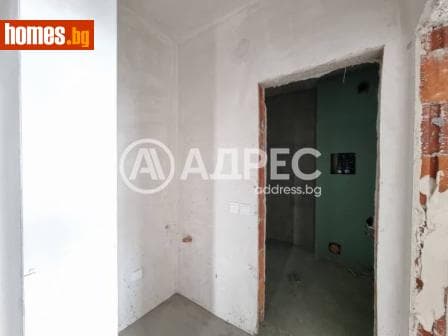Тристаен, 92m²