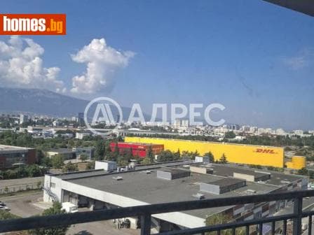 Тристаен, 121m²