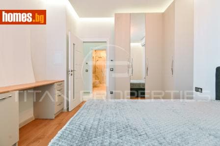 Тристаен, 111m²